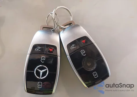 2020 Mercedes-Benz E 350 4Matic z USA, uszkodzony, nr VIN W1KZF8EB6LA802510